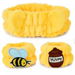Cute Winnie the Pooh Facewash Wristbands And Headband  Set