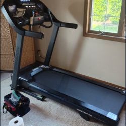 HORIZON 7.0 AT TREADMILL ( BRAND NEW OUT THE BOX & DELIVERY AVAILABLE TODAY)