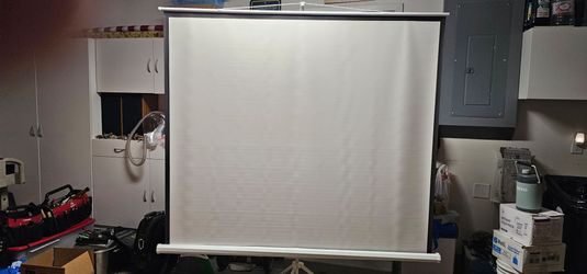 Retractable Projection Screen