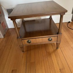 Vintage end table/nightstand, single lower drawer