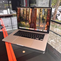 Apple 15” MacBook Air M3 Chip 16GB Ram 256SSD! 100%Battery! 90 day warranty! We offer financing!