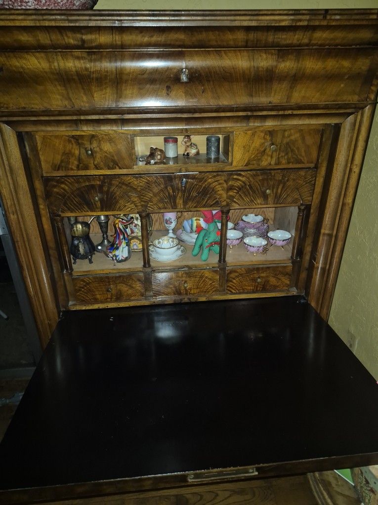 Garage Sale Friday Sat And Sunday10/24/25