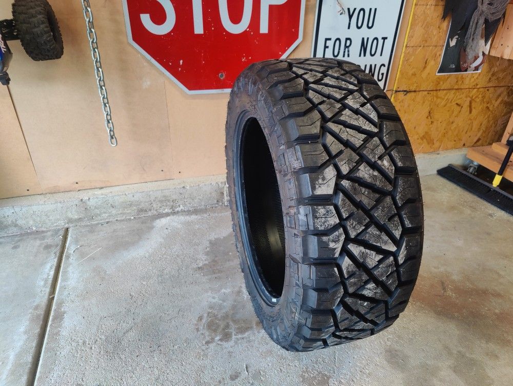 Nitto Ridge Grappler 35 x 12.50 R22 tire