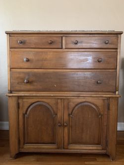 Dresser 