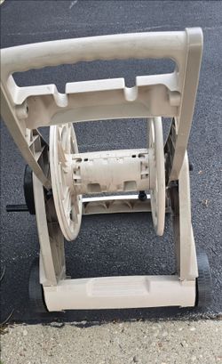 Hose holder