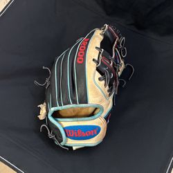 11.5 Wilson A2000 Baseball Glove
