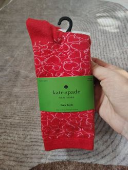 Kate Spade unisex knee-high socks
3 pairs per pack