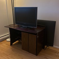 TV And Desk No Tools Needed $20