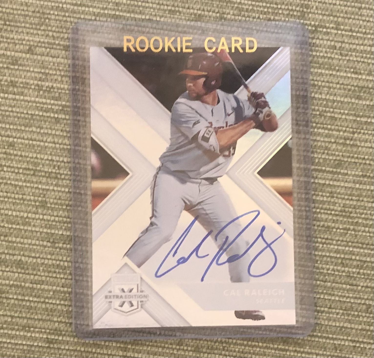 2018 Panini Elite Extra Edition CAL RALEIGH Seattle Mariners Auto RC Rookie Trading Card