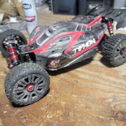ARRMA TYPHON 6S