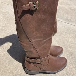 Women’s Zip Up Boots (size 7)