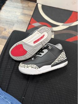Jordan 3’s black cement/ 12.5c