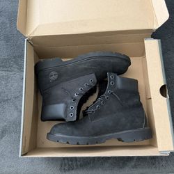 Timberland Boots - All Black size 7.5