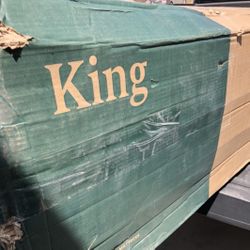 Brand New 12” King Size Extra Firm Mattress. Innerspring/foam Hybrid 