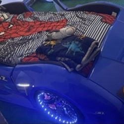 Kid race car bed