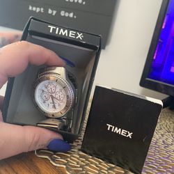 Timex Brand New Watch Can Change size By Removing Pieces 
