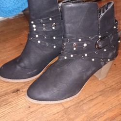 Beautiful Women's Boots