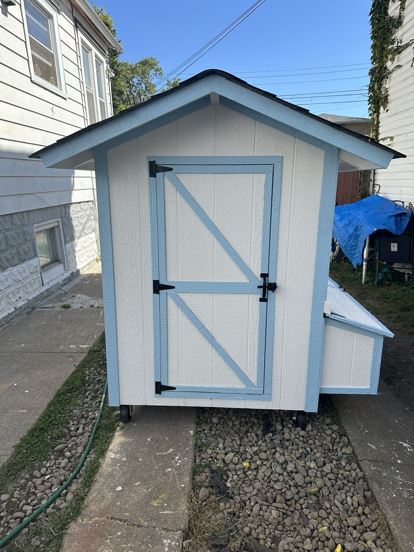 4x6 LP Smart Side Gable Roof Chicken Coop.