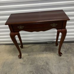 Bombay vintage Queen Anne style console  table Cabriole legs w/ middle slide out drawer  accent entranceway side end piece