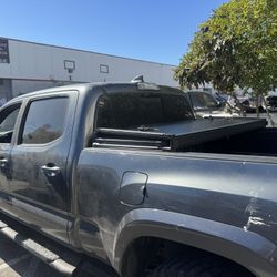Hard Trifold Cover 16-25 Toyota Tacoma 6ft Bed Tapa Dura Que Se Dobla