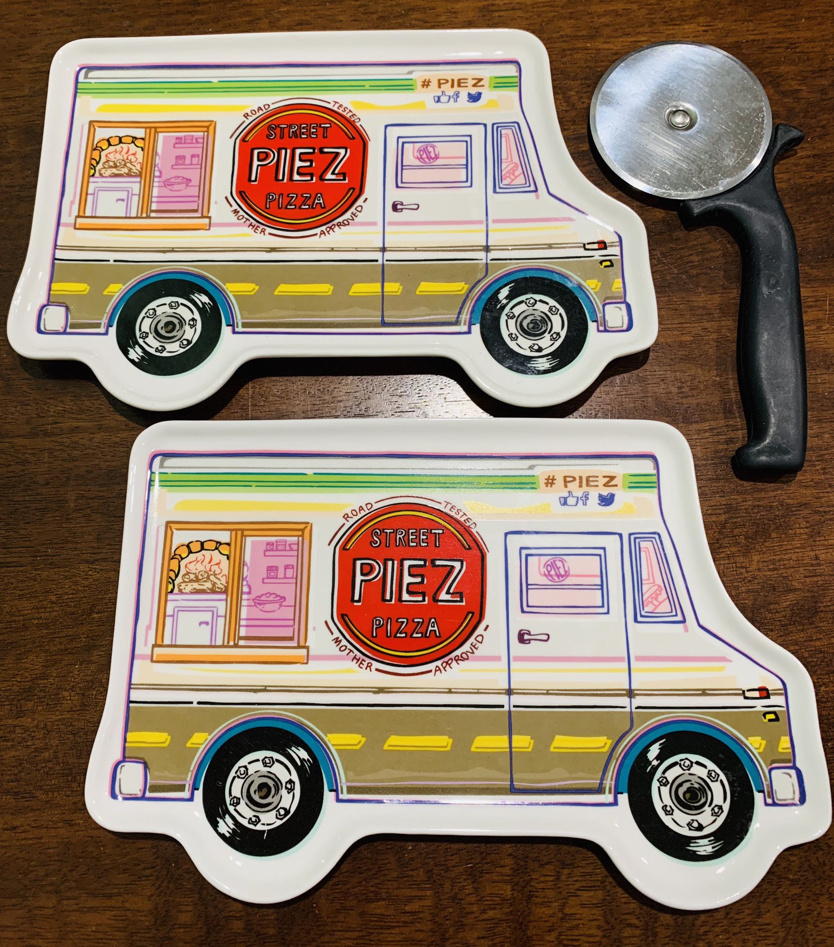 Fabulous Food Truck Snack Plates, set of 2!