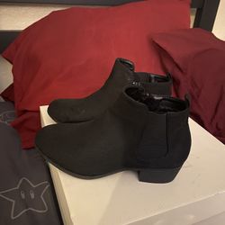 Girl Boots Size 4
