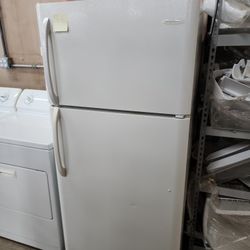 Frigidaire White Top Freezer Fridge 17cf 
