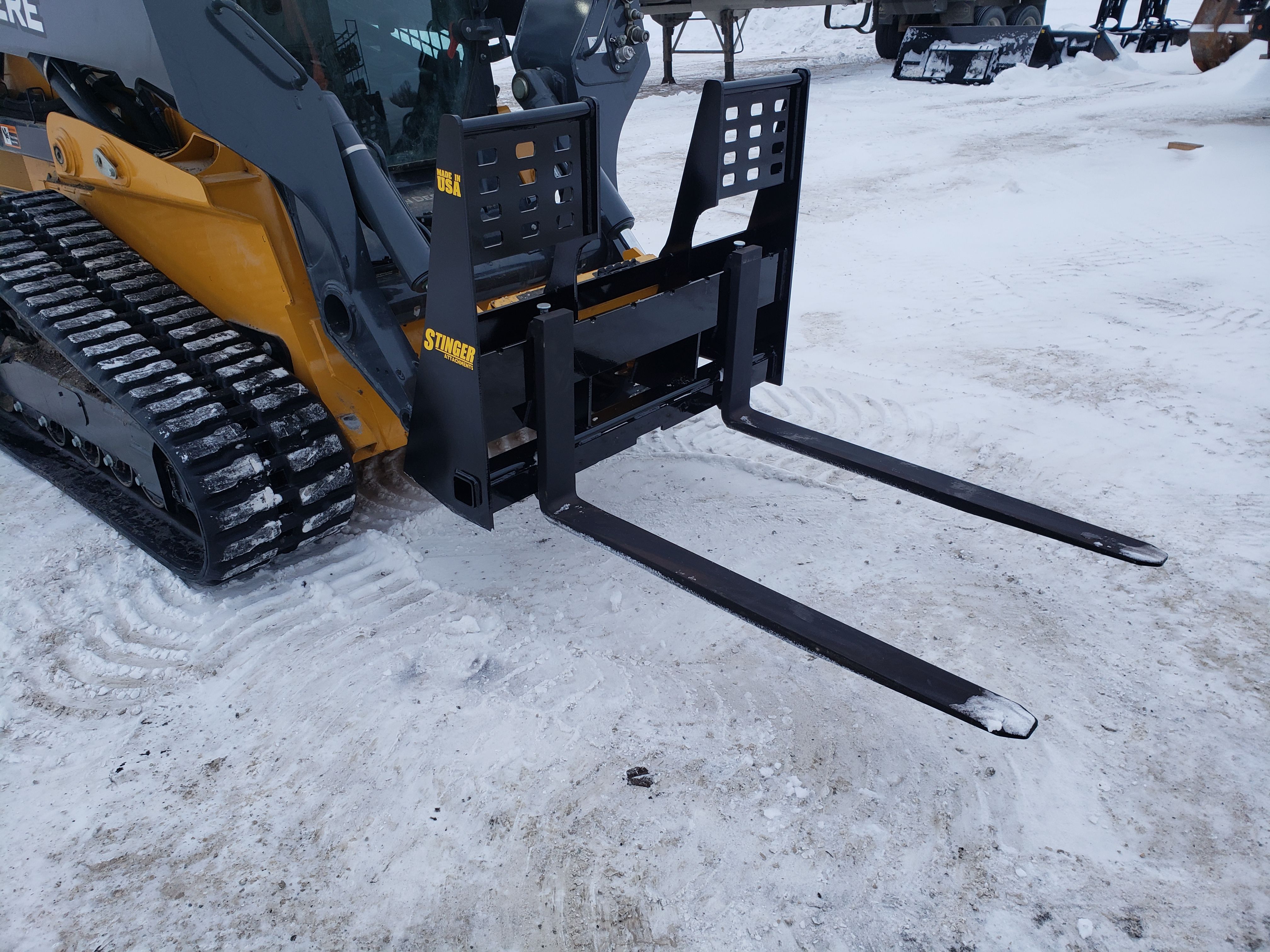 Stinger Attachments Heavy Duty Pallet Forks (5500#-48")