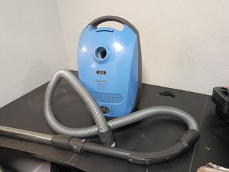Miele Classic C1 Turbo Team PowerLine Vacuum