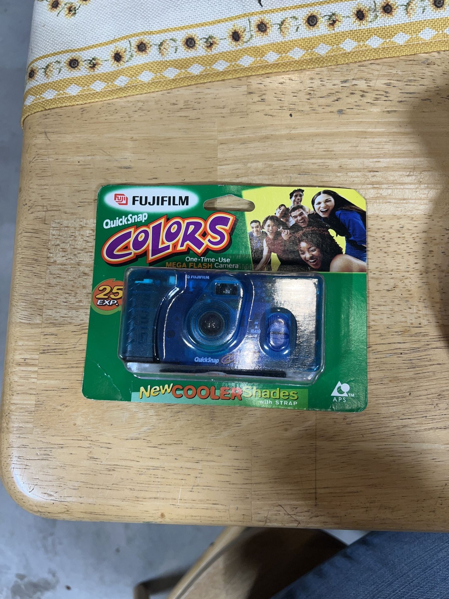 SEALED FUJIFILM QUICKSNAP FLASH DISPOSIBLE CAMERAS NEXIA 800 FILM expired 11/05
