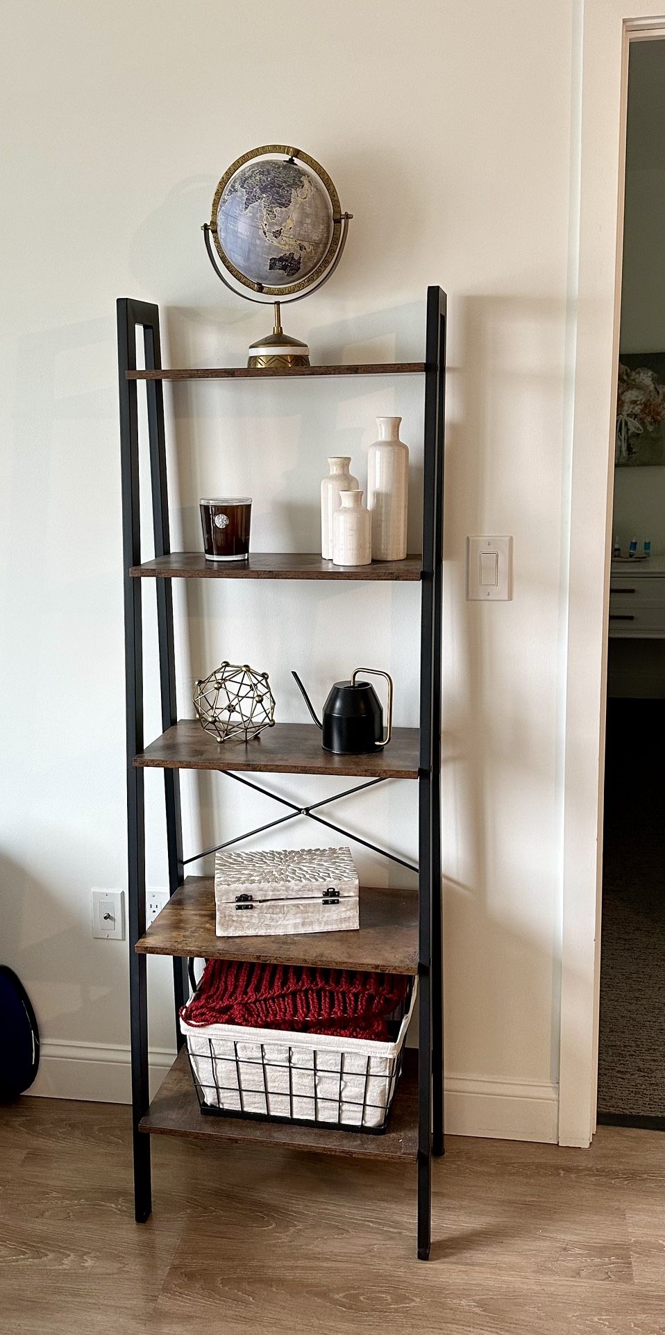 Beautiful Ladder Shelf