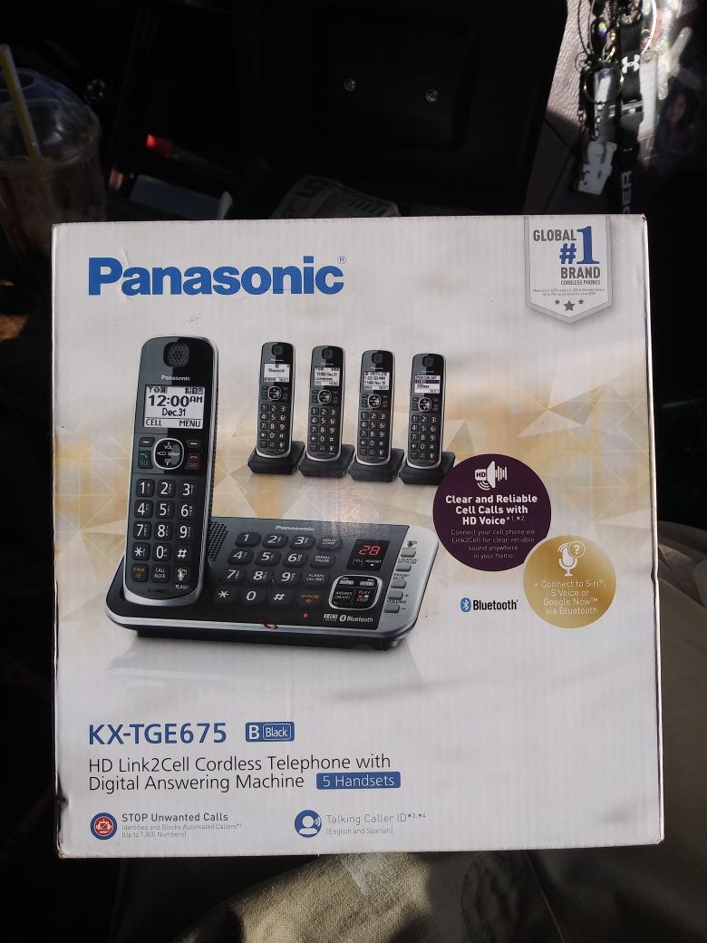Panasonic BLUETOOTH CORDLESS TELEPHONE WITH DIGITAL ANSWERING MACHINE. 5HANDSETS, BLACK
