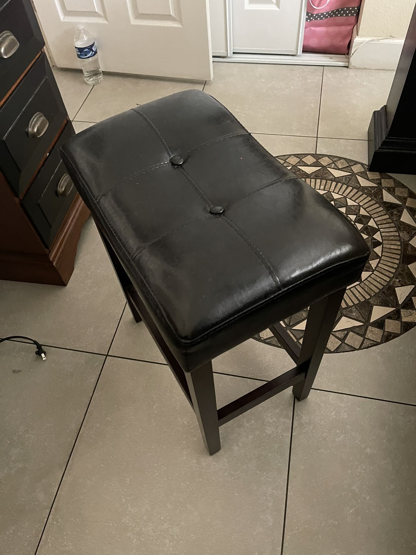 Small Stools Great Condition 6 Piece