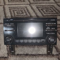 Frontier Double Den Car Radio (Aux, FM, AM, XM, CD, iPod)