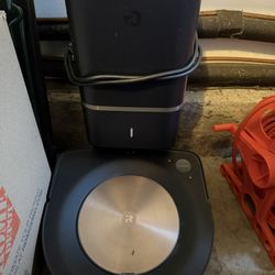 Used I Robot Self Cleaning Machine 