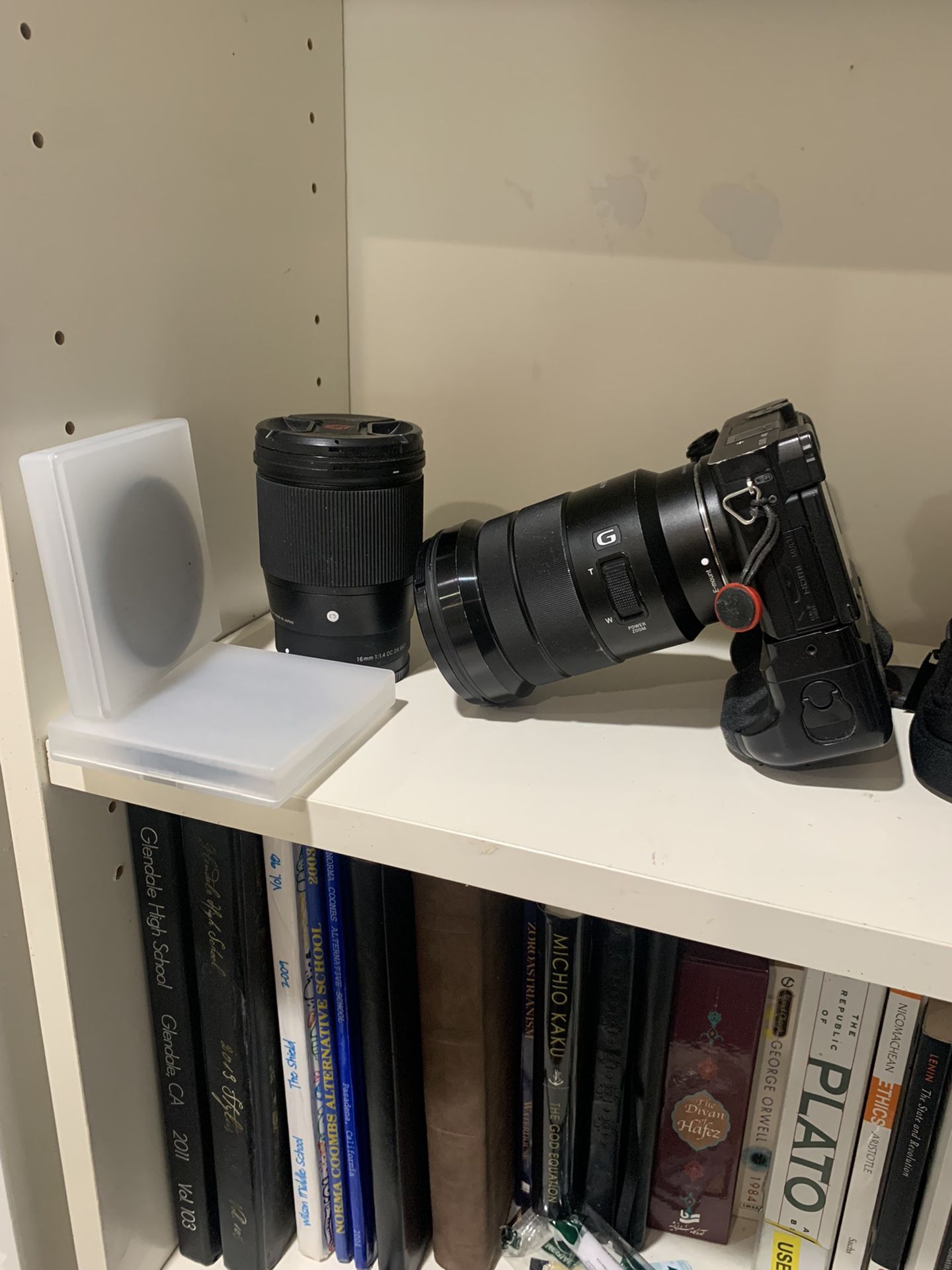 Selling My A6400 Sigma 16mm F1.4 & Sony 18-105 F4 Also Including Nd Filters For Both Lens 