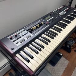 Hammond-SK1-61-Key-Organ-Keyboard
