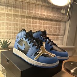 Jordan 1 Mid University Blue Black GS 7Y