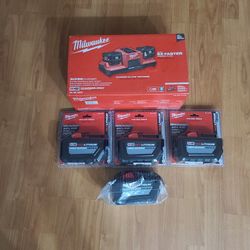 Milwaukee M18 Batteries With Charger 4-12ah