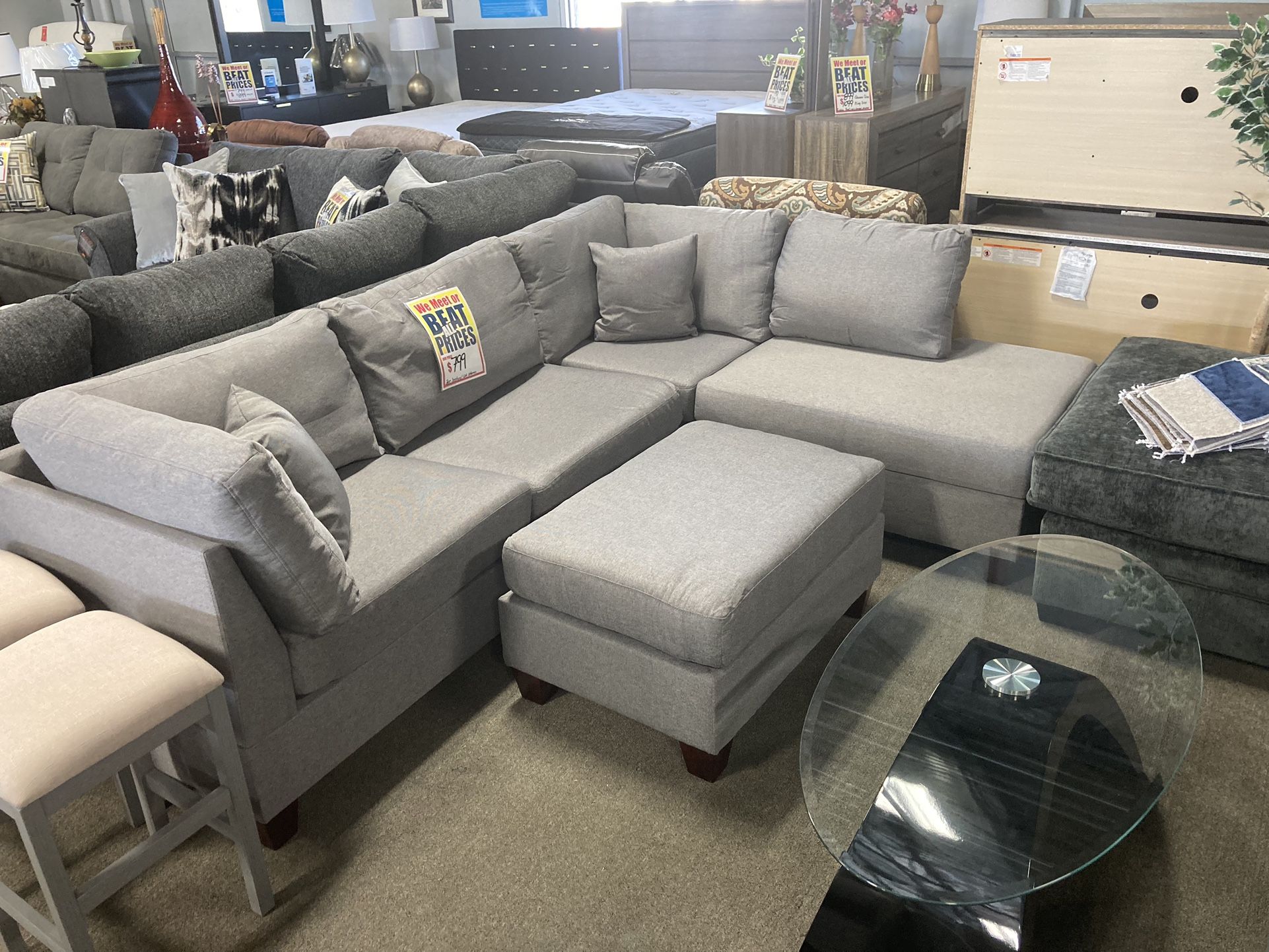 Sectional 🩶 $699