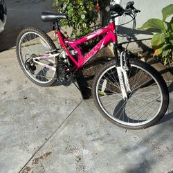 Mountain Bike Size 24 Huffy Trail Runner Condition Like New