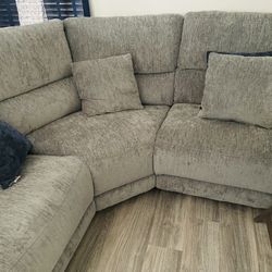 RENEGADE SECTIONAL COUCH 