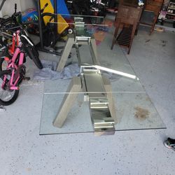 Beautiful Modern Glass Dining Table