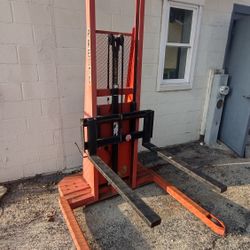 Presto Pallet Stacker Forklift