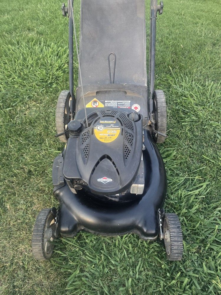 YARD MACHINES 6.75 HP PUSH LAWN MOWER