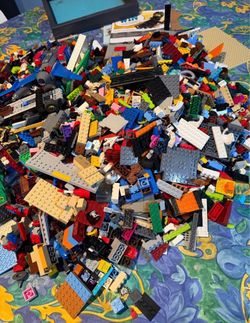 19 LB Huge Genuine LEGO Lot – Minifigures, Vehicles, NINJAGO + Mixed Pieces