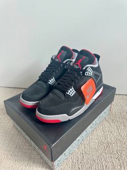 BRED 4’s Size 9.5M