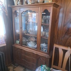 China closet vintage excellent condition
