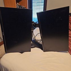 Stand With Dual Monitors 