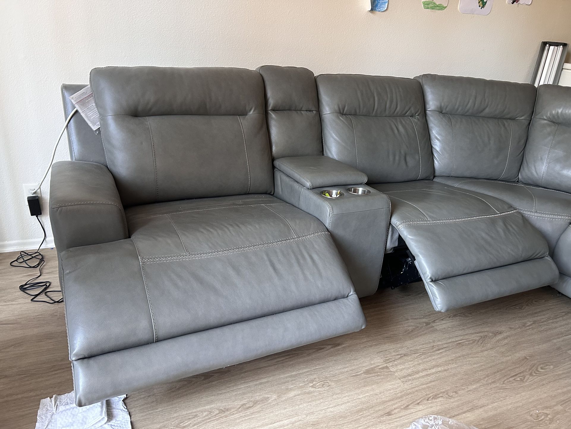 Ashley Goal Keeper 6 Seat Power Reclining sectional Sofa - Transferable Warranty Until Sep 2028 $350 Or OBO